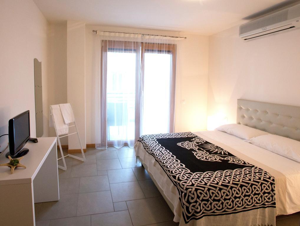 Lacroma Aparthotel Grado Chambre photo