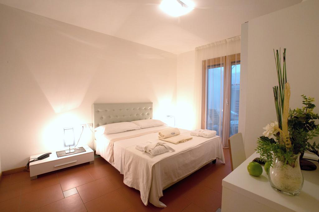 Lacroma Aparthotel Grado Chambre photo