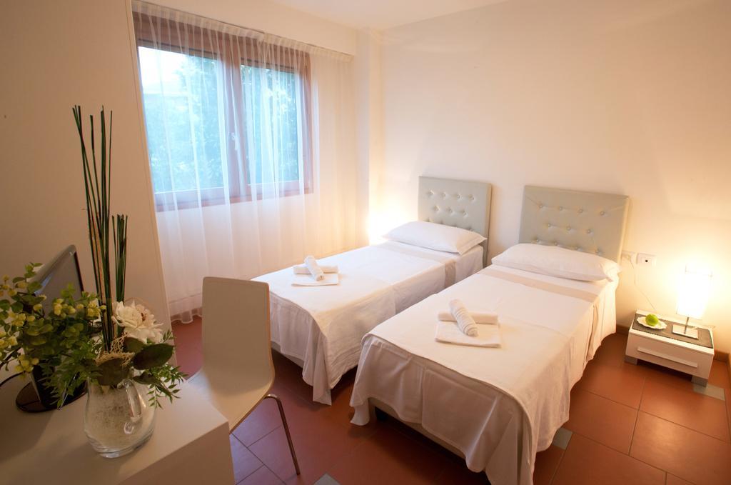 Lacroma Aparthotel Grado Chambre photo